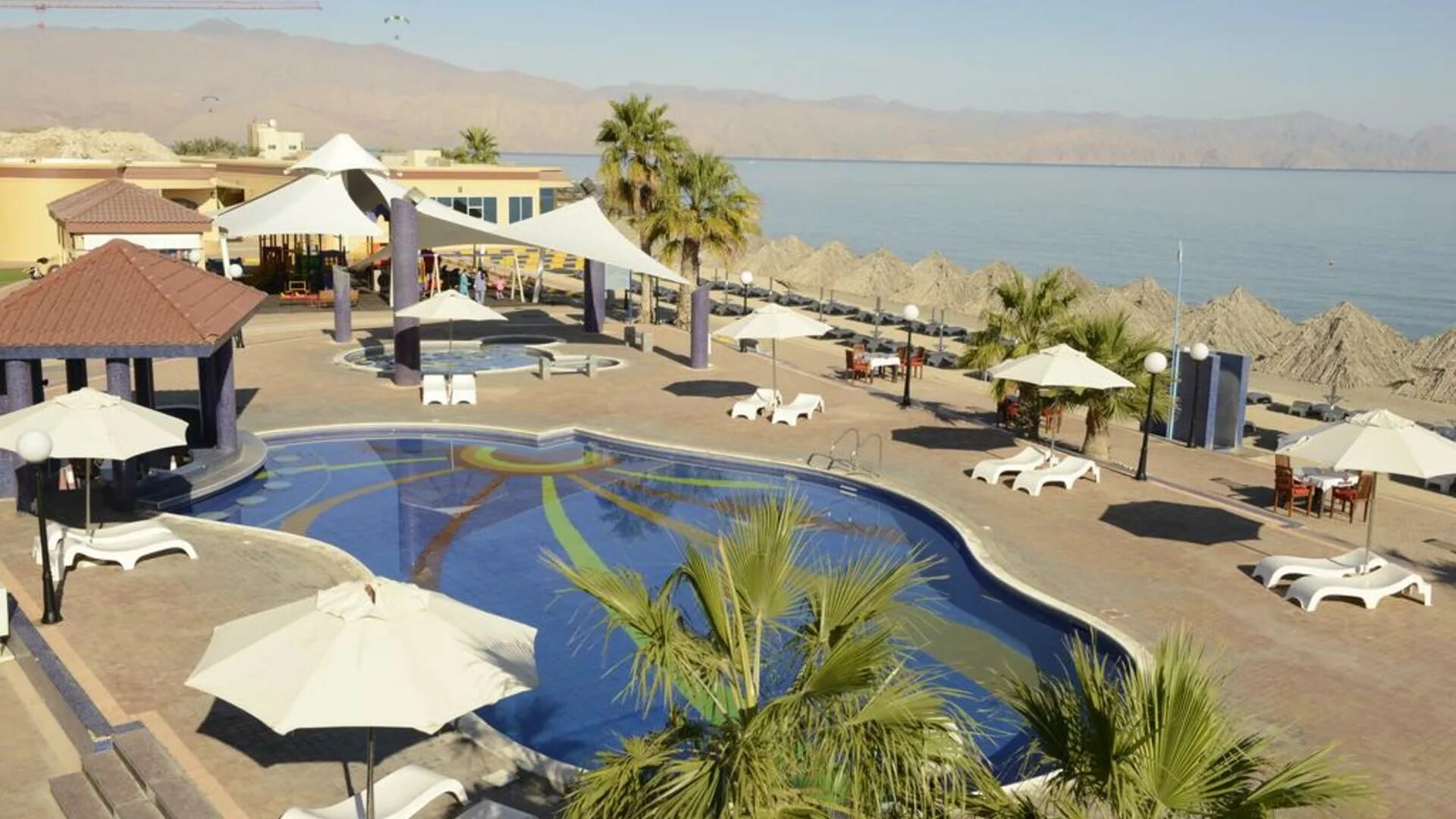 Трансфер фуджейра. Royal Beach Фуджейра. Royal Beach Hotel Resort 4. Royal Hotel Фуджейра. Royal Beach Hotel Fujairah.