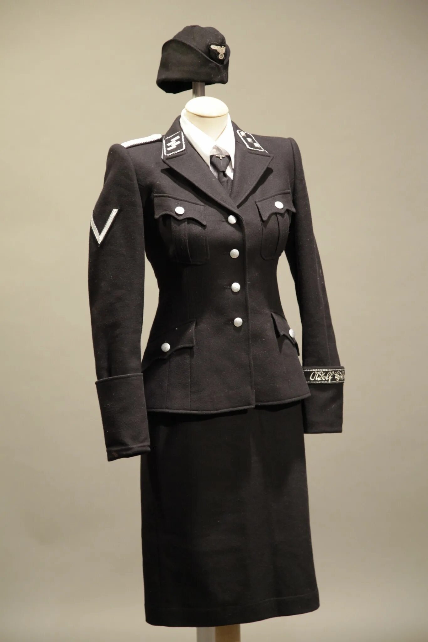 SS — Helferinnen форма. Хьюго босс униформа СС. Немецкая Военная форма 1941-1945 женская. Немецкая Военная форма женская. Женская сс
