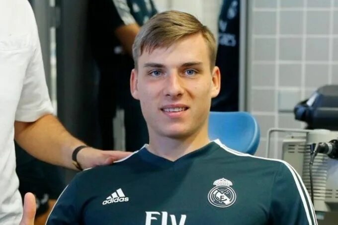 Лунин виталий фото волгоград Andriy Lunin Emerges as Real Madrid's Goalkeeper of the Future Archysport
