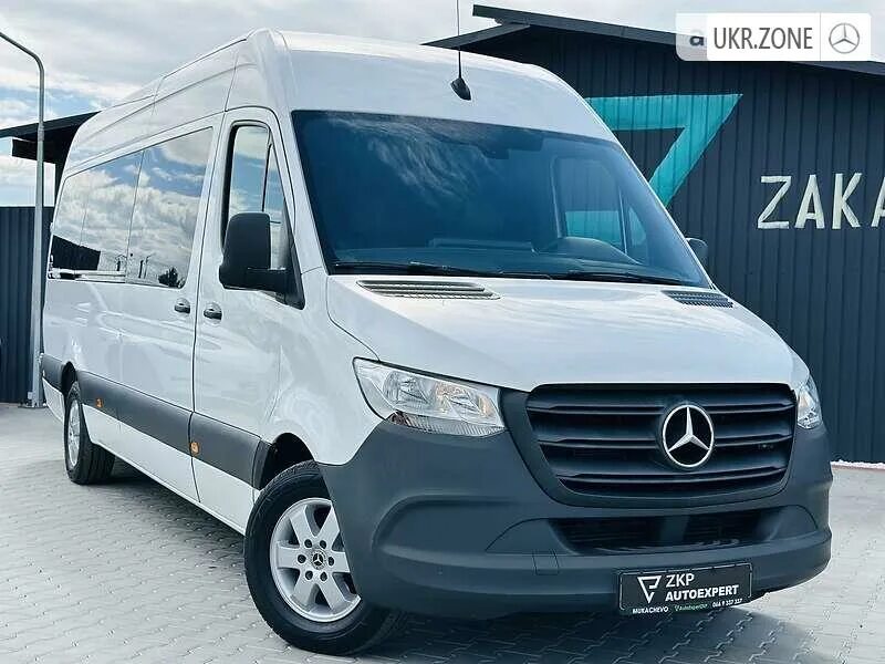 Спринтеры вес. Mercedes Benz Sprinter 2018. Mercedes-Benz Sprinter вес. Mercedes-Benz Sprinter vs30 van 4325 el 317 CDI. Спринтер машина новая легковая.