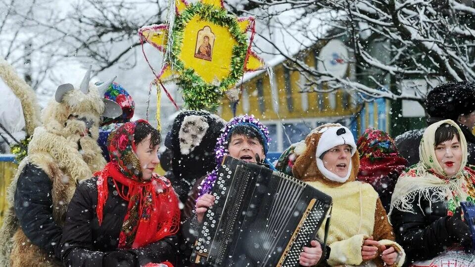 Гадания на святки. Святки. Мартыново масленица кацкари. Что происходит в святки. Святочные посиделки.