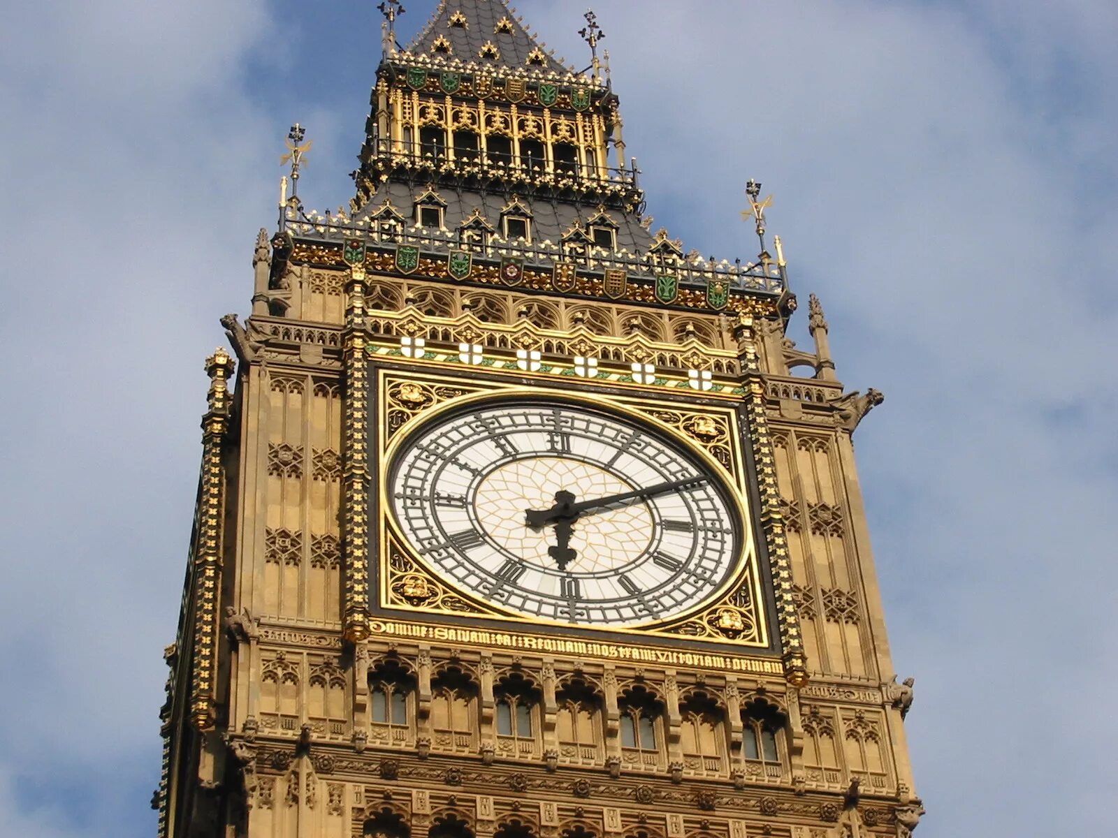Самых больших часов. Часовая башня Биг Бен в Лондоне. Биг-Бен (башня Елизаветы). Часовая башня Вестминстерского дворца Биг Бен. Биг-Бен башня Елизаветы колокол.