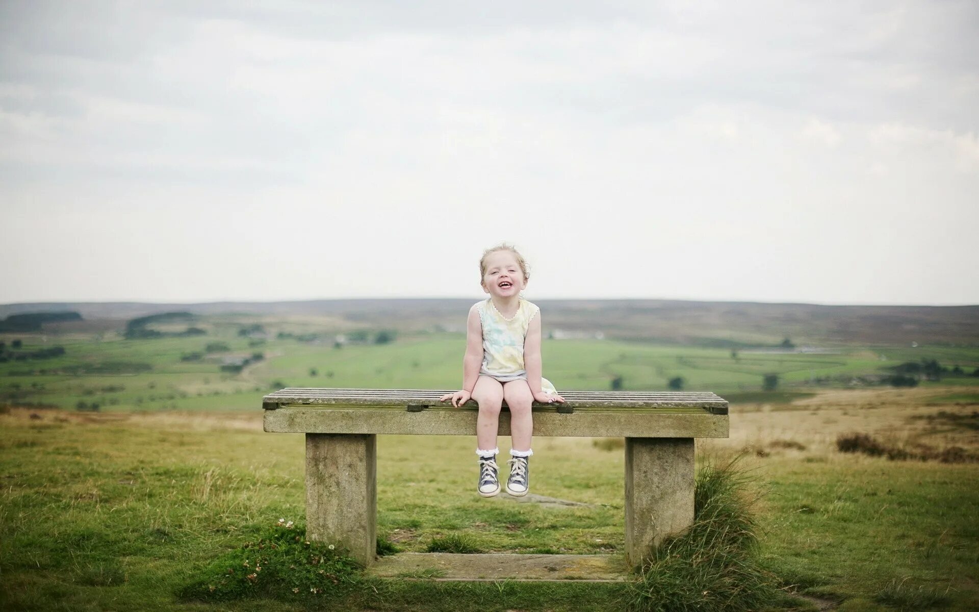 Six little sitting on the. Катиа холли. Anon pt topsites. Милые маленькие девочки в синем платье. Озабоченные детишки (50 фото).
