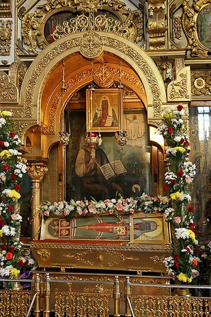 Монастыри с мощами святых