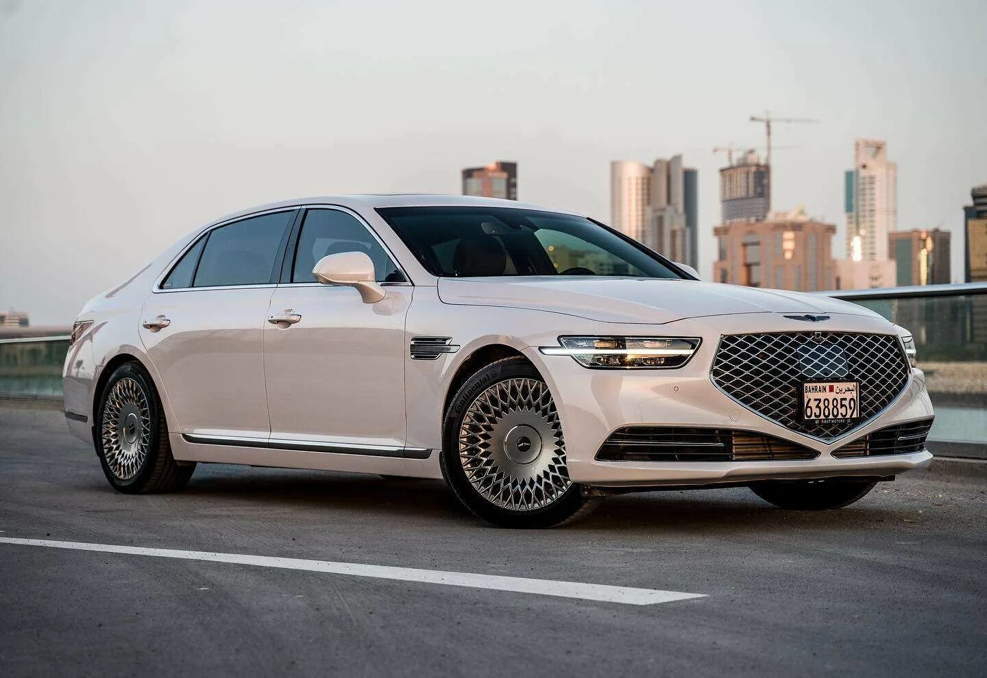 Genesis nft. Хёндай дженезис g90 2025. genesis g90 limousine. hyundai genesis g90 limousine. genesis g90 аризона.