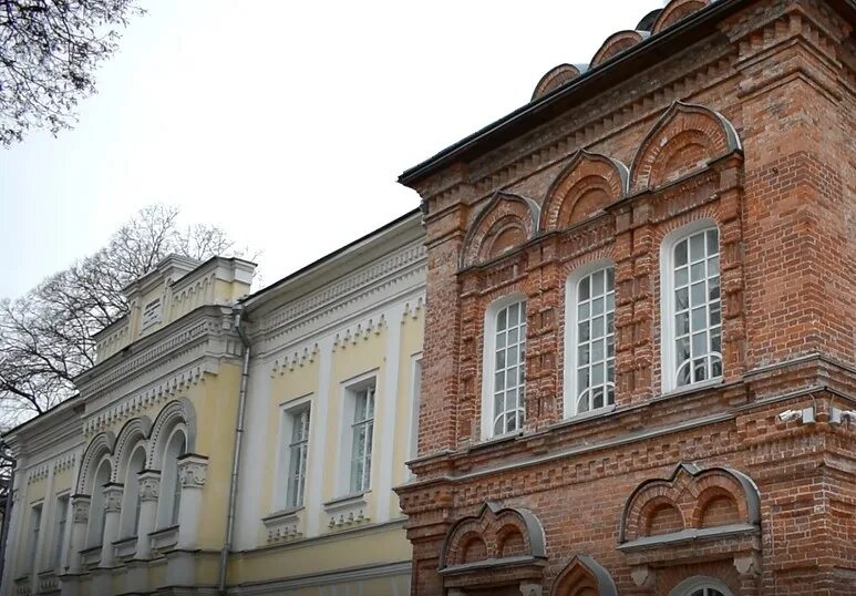 Муниципальные учреждения твери. Богадельня Аваева. Богадельня Аваева Тверь. Аваевская богадельня Тверь реставрация. Флигель Аваевской больницы Тверь.