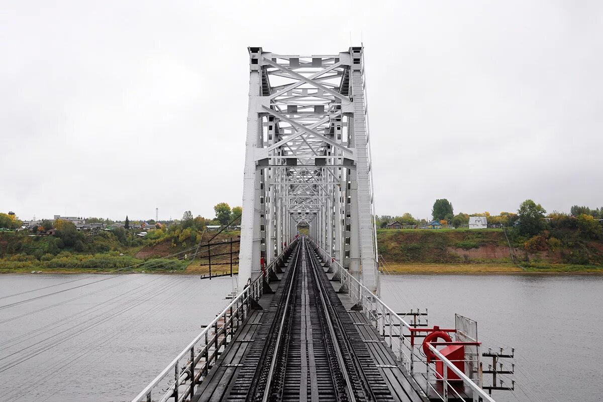 мост через реку северная. северная двина жд мост. северная двина жд мост архангельск. жд мост котлас. мост через реку северная двина котлас.