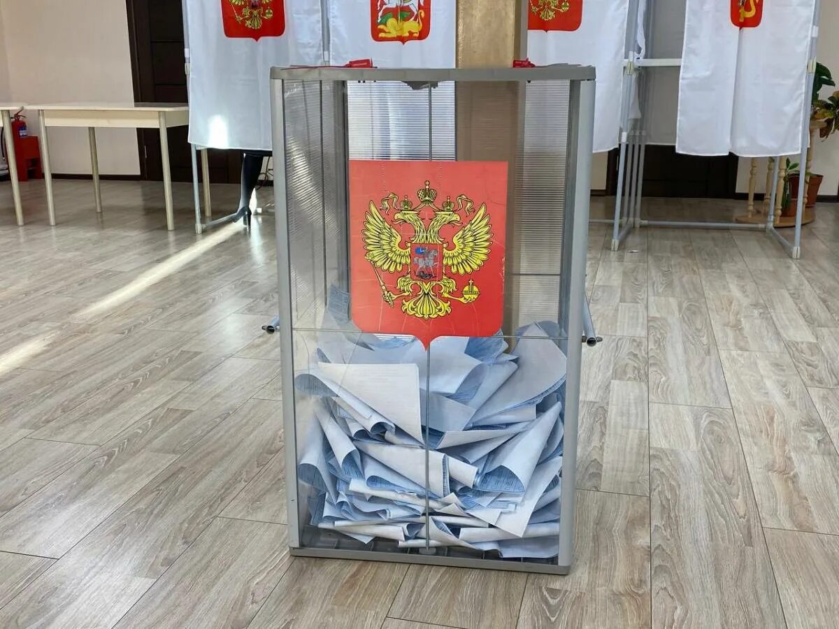 Избирательный участок 2102. Избирательный участок 14. Избирательный участок 14. Избирательный участок 2102. Избирательный участок 14.