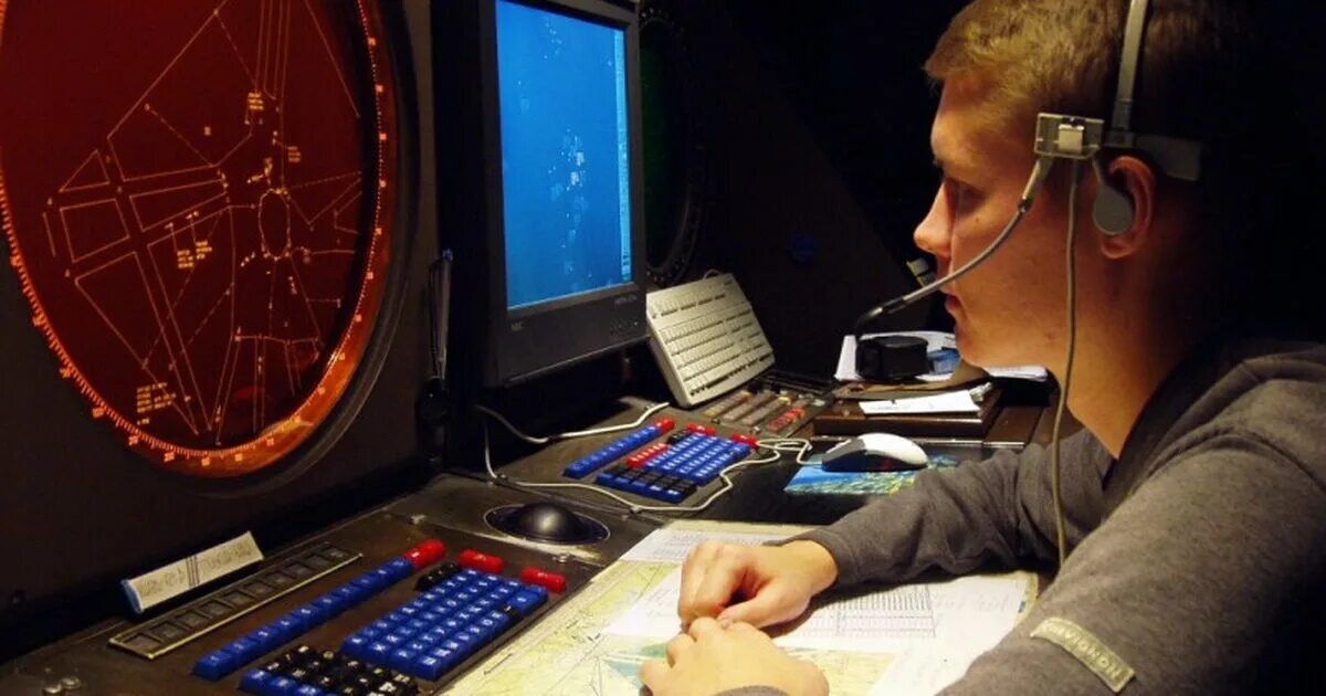 Диспетчерский центр. Почему авиационные диспетчеры должны знать английский язык. Авиационный диспетчер. Вышка авиадиспетчеров пулково. Почему авиационные диспетчеры должны знать английский язык.