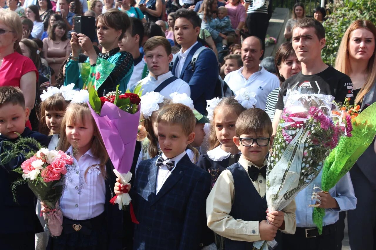 Новости школы 15. 15 Школа Кисловодск. 15 Школа Кисловодск учителя. Город Кисловодск школа номер 14. 15 Школа Кисловодск МБОУ СОШ.