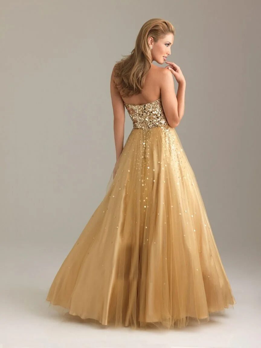 Платье золотистого цвета. Платья золотого цвета. Платья золотого цвета. Девушка в золотистом платье. Платья золотого цвета.