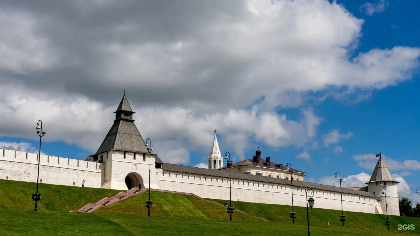 Белокаменная крепость». Казанский Кремль. Преображенская башня Казанского Кремля. Белый Кремль Казань. Спасская башня Казанский Кремль.