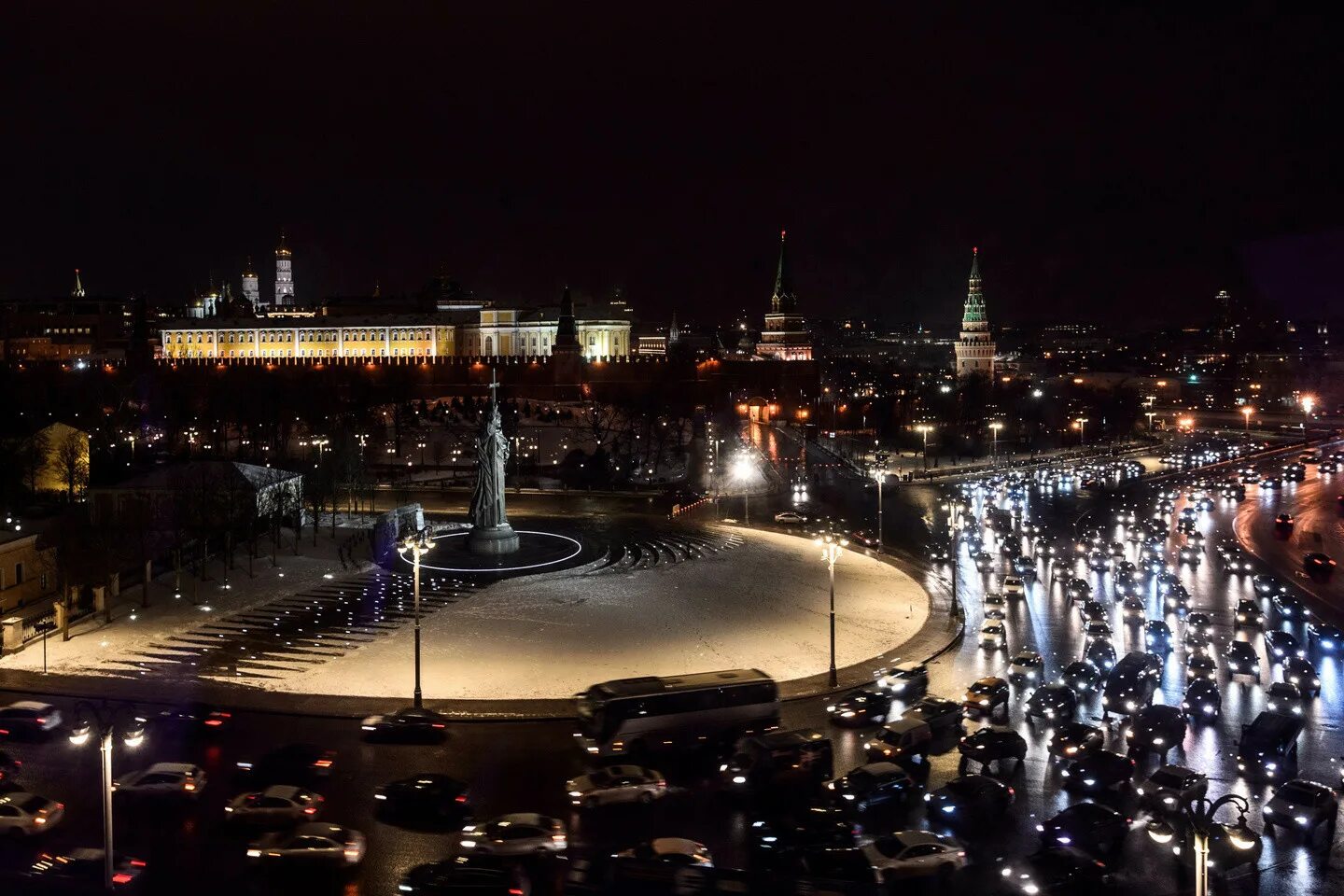 Пробки в Москве. Садовое кольцо вечером. Пл. Европы в Москве ночью. Москва 2000 года ночь. Где была сегодня вечером