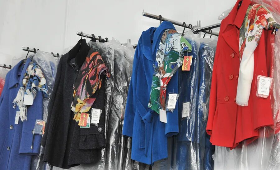 магазин одема тирасполь. новопетровская швейная фабрика. фабрика петербург одежда. швейный цех. швейный цех.