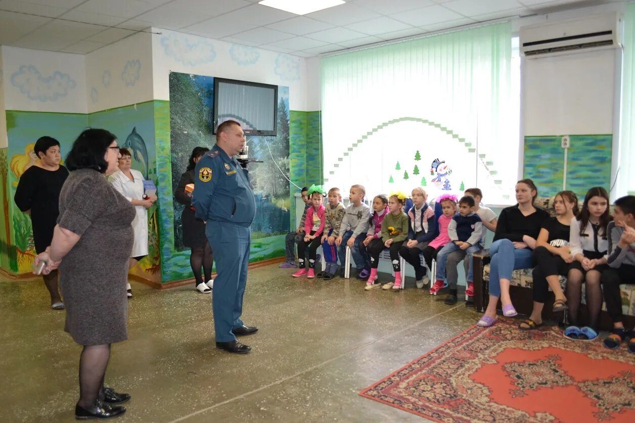 В гску островок астрахани прошло музыкальное представление. Островок астрахань реабилитационный центр. Срцн островок фото. Реабилитационный центр астрахань. Рц остров ступино.