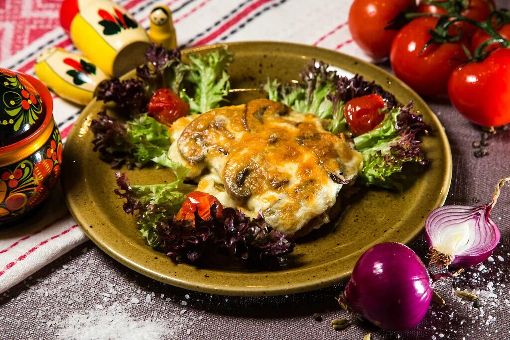 мясо по орловски. телятина орлофф. пушкин трактир хлебников. телятина орлофф. телятина orloff.