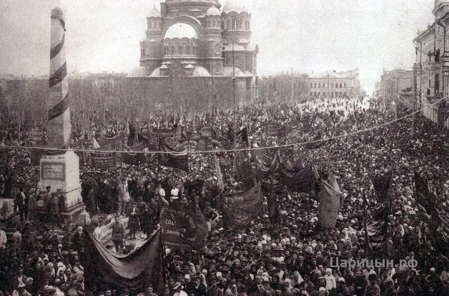 оборона царицына. царицыно 1917. парад физкультурников 1945 сталинград. 1919 год. царицын в 1918 году.
