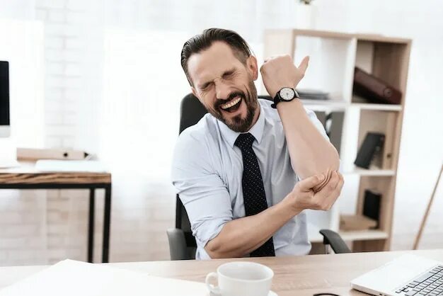 Hurt рисунок. My arm hurts. Травма клипарт. Hurt ache. My arm hurts cartoon.