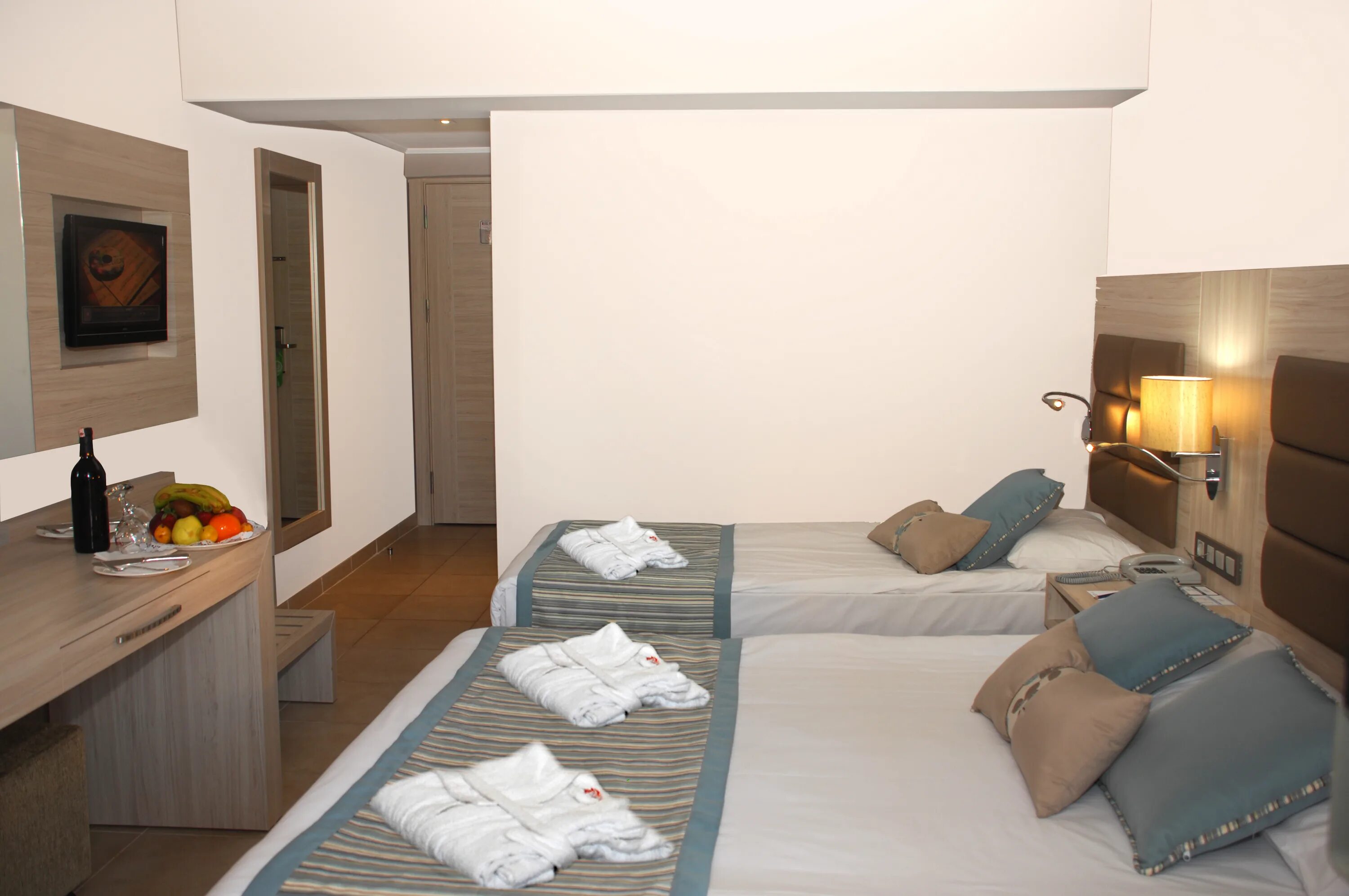 Palmeras hotel 5 турция аланья. Palmeras Beach (ex. Club Insula) 5* Турция, Алания. Palmeras Beach Hotel ex Club Insula )5*. Palmeras Beach Hotel 5 Турция номера. Отель Инсула клаб Турция Аланья.