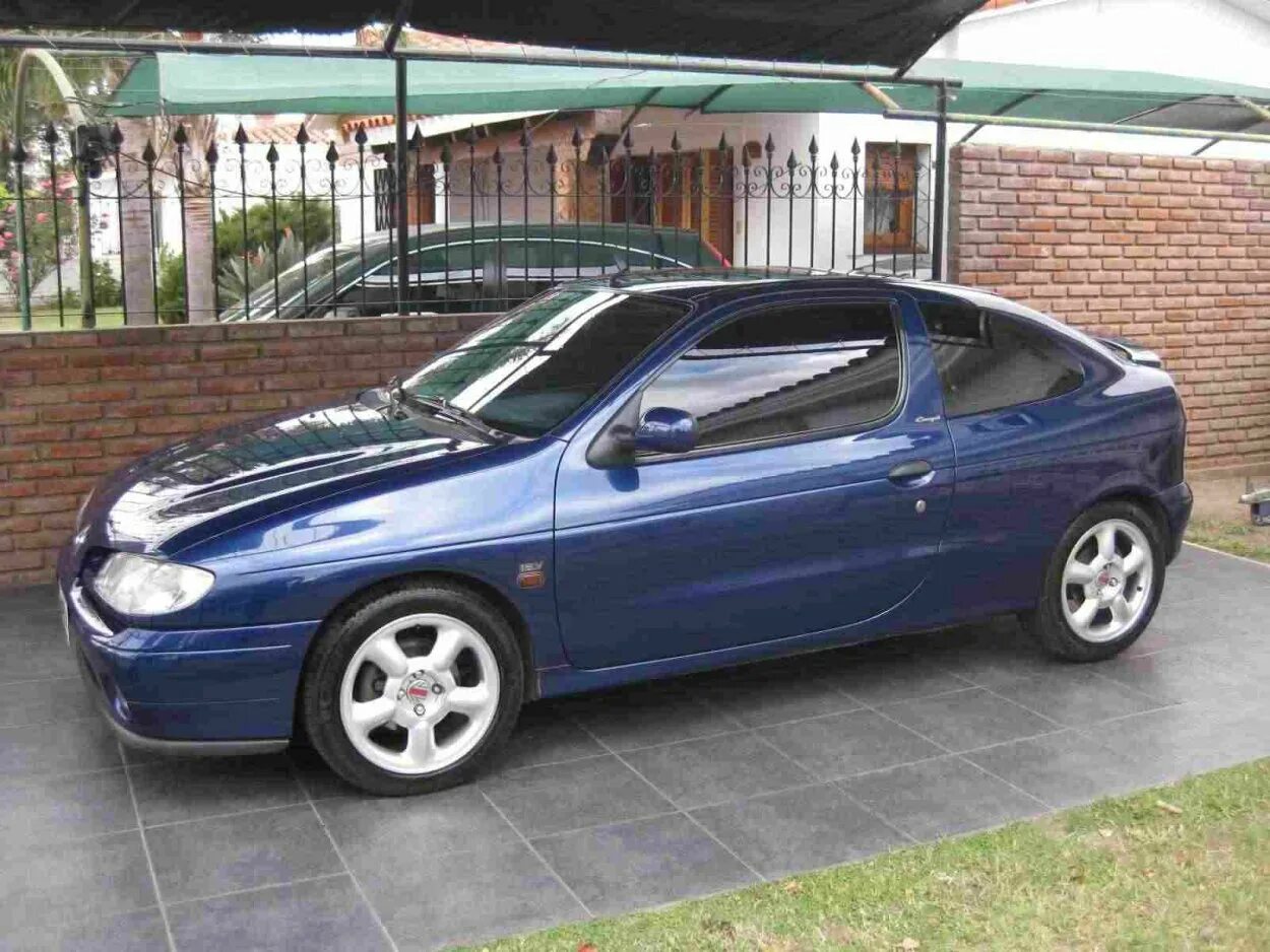 Renault 1997. Рено Меган 1 купе 1996. Renault Megane Coupe 1999. Renault Megane купе 1997. Renault Megane 1998.