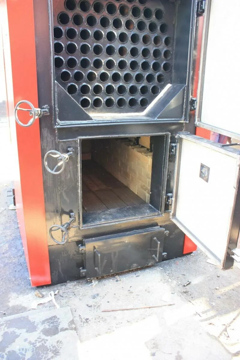 Котел твердотопливный 85 квт. Отопительный котел для частного кустарный. Котел длительного горения 220 квт чертеж. Пиролизная печь длительного горения. Пиролизные печи.