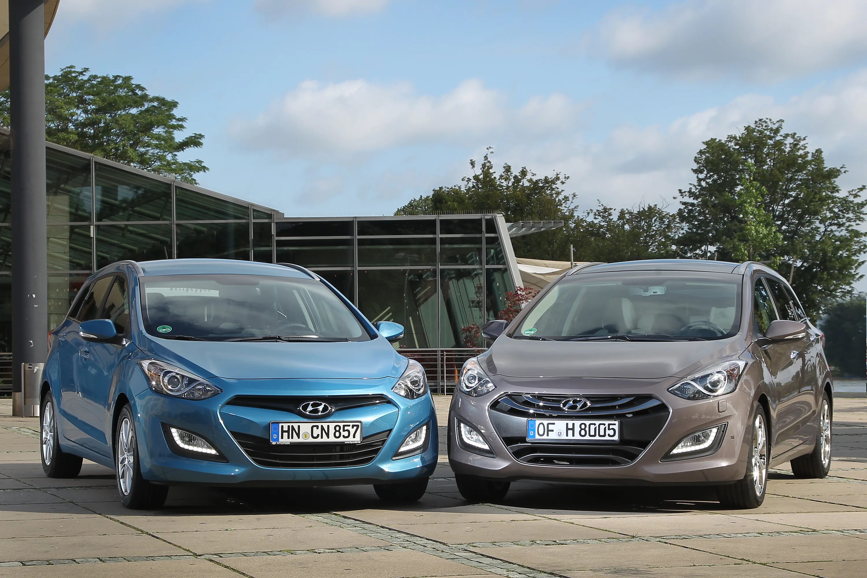 Мэйджор хендай солярис. Машина хендай соната 6 поколение. Hyundai i40 2016. Ряд автомобилей хендай. Хендай соната 6 поколения.