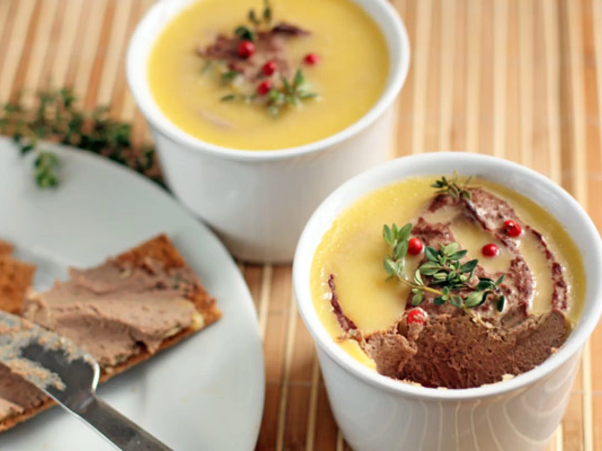 Вкусный печеночный паштет. Парфе из куриной печени. паштет куриный с тыквой. паштет из куриной печени юлия высоцкая. парфе паштет.