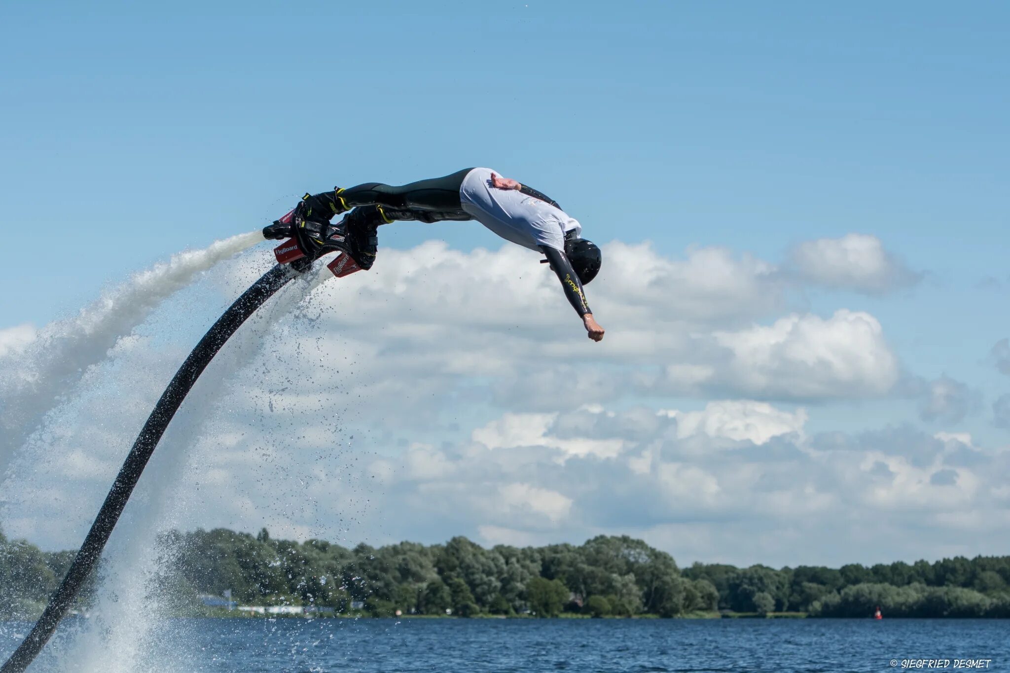 Флайборд цена. Флайборд. Флайбордисты шоу. Девайс Flyboard. Флайборд вид спорта.