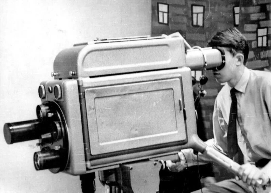 История возникновения фотоаппарата. Кодак фотоаппарат 1. Когда появился первый видео. История возникновения фотоаппарата. Первый фотоаппарат.