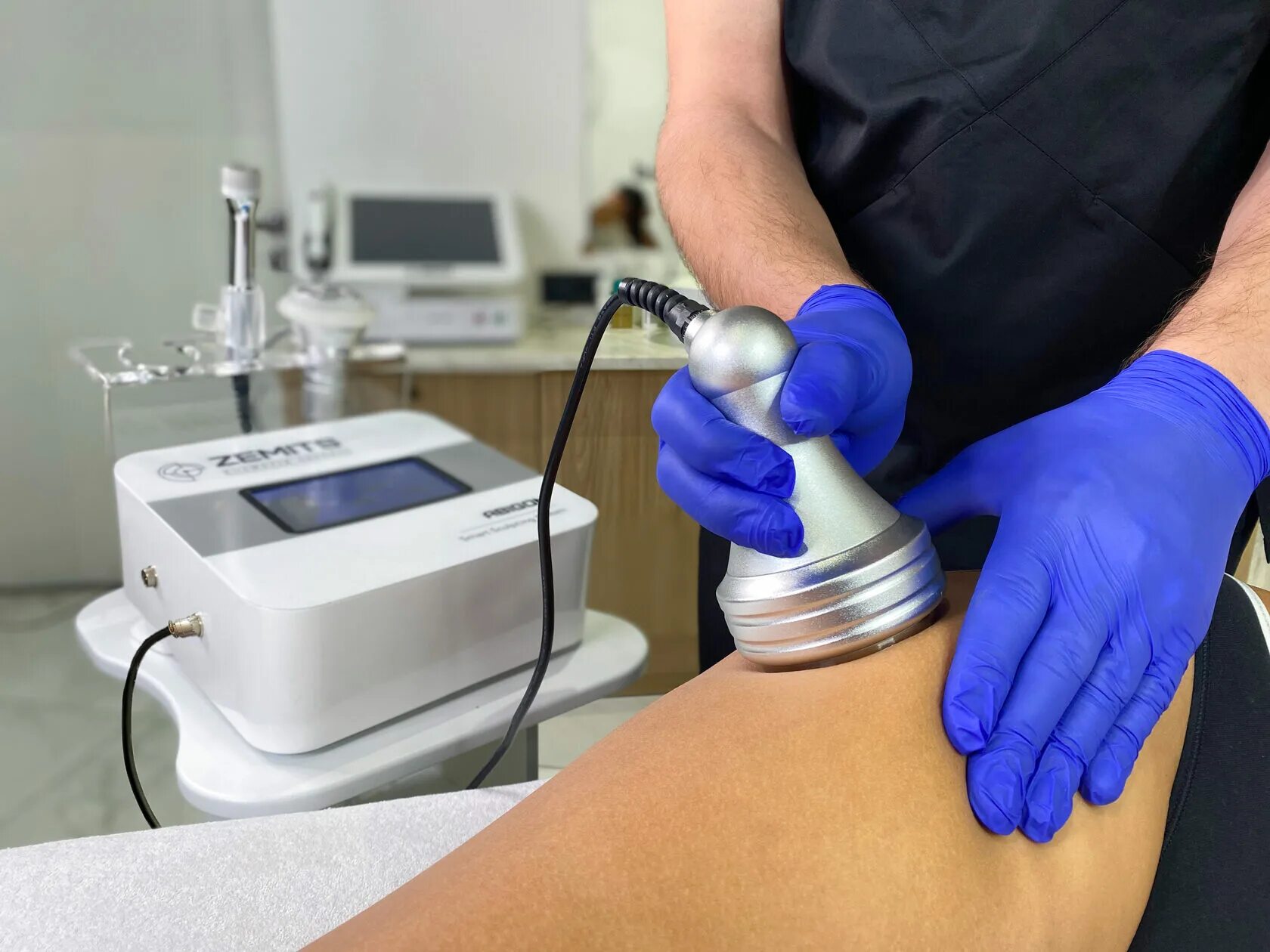 Давление кавитации. Cavitation rf system аппарат. лазеротерапия cavitation rf. аппарат для кавитации и rf лифтинга. cavitation slimming system.