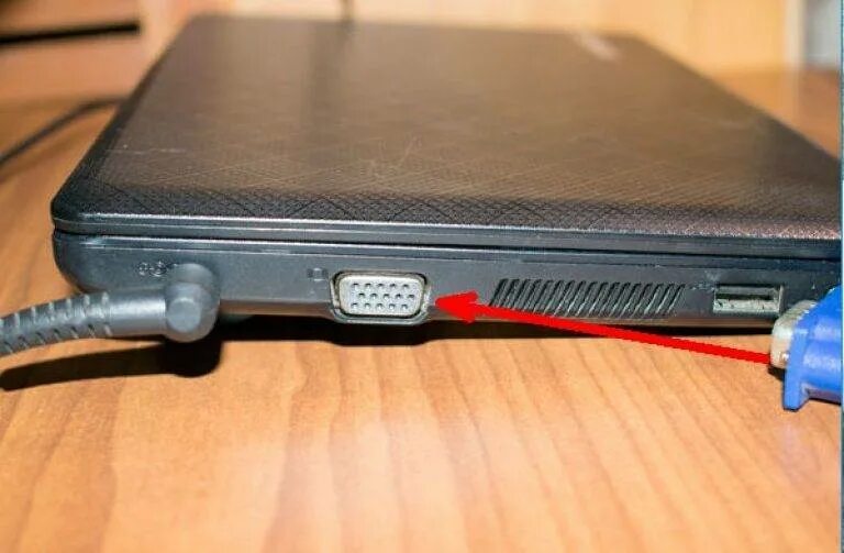 Внешний монитор для ноутбука ASUS. Кабель для подключения монитора к ноутбуку леново g560. Подключить монитор к ноутбуку. Внешний видеовыход ноутбука