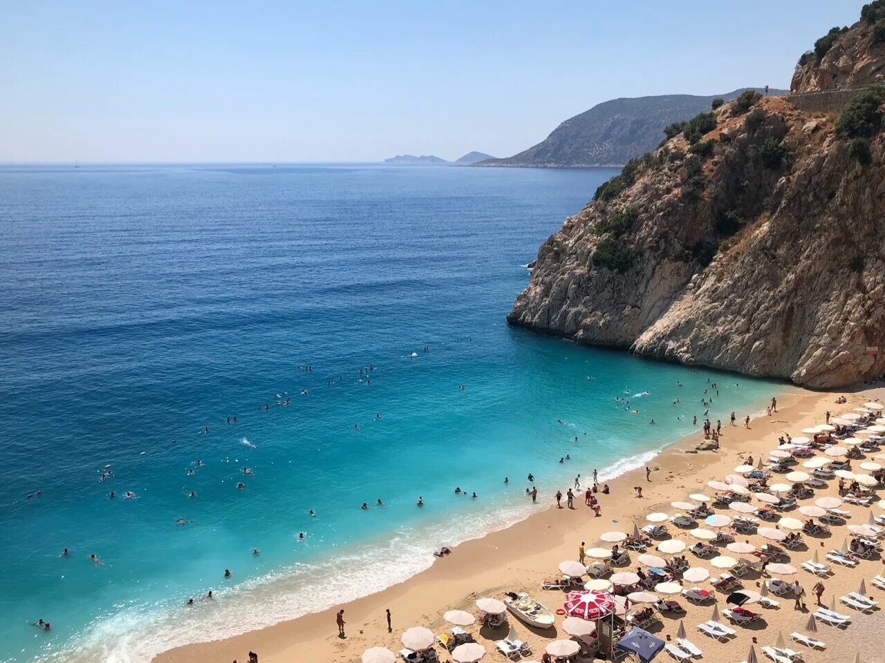 пляж мермерли турция. коньяалты анталия турция пляж. анталья коньяалты горы. анталия турция мермерли пляж. турция пляж анталийское побережье.