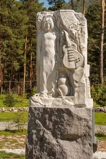 Памятник в горном алтае