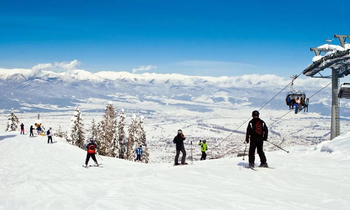 Банско горнолыжный. Банско Болгария горнолыжный курорт. Банское горнолыжка Болгария. Болгария лыжи Банско. Боровец горнолыжный курорт.