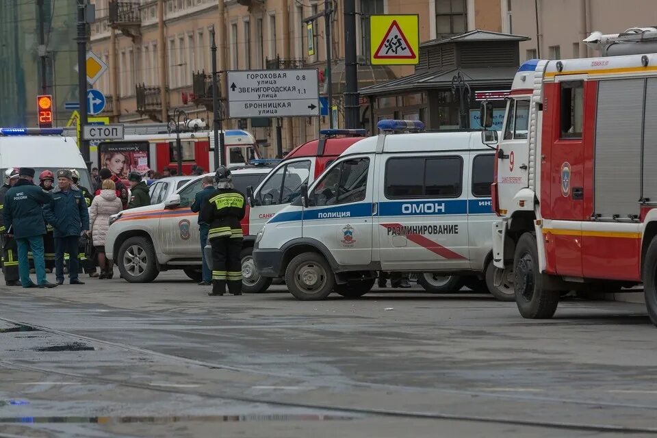 Санкт петербург что случилось сегодня. Взрыв в метро Санкт Петербурга 2017. Теракт в Петербургском метрополитене (2017).