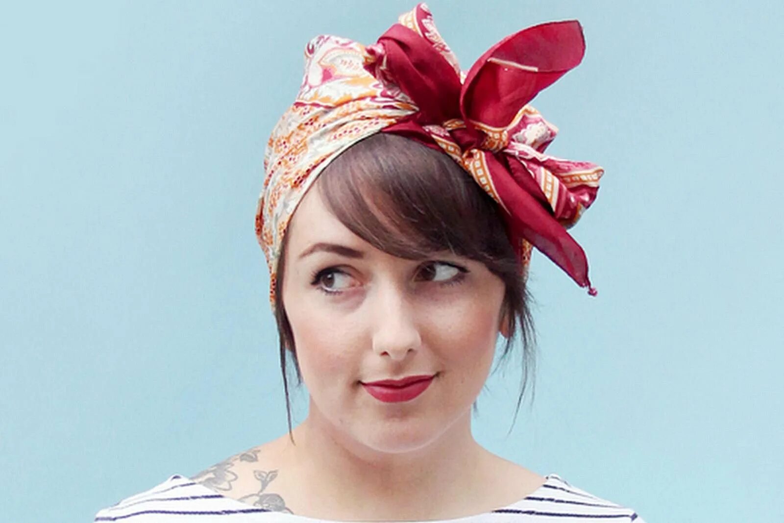 Солоха дмитрий. Платок на голову в стиле пин ап. Солоха хитяева. Скачай моды солоха плей. Солоха гоголь.