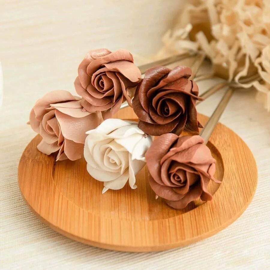 Шоколадные цветы. Шоколадные розы. Цветы из пластичного шоколада. Шоколадные позы.