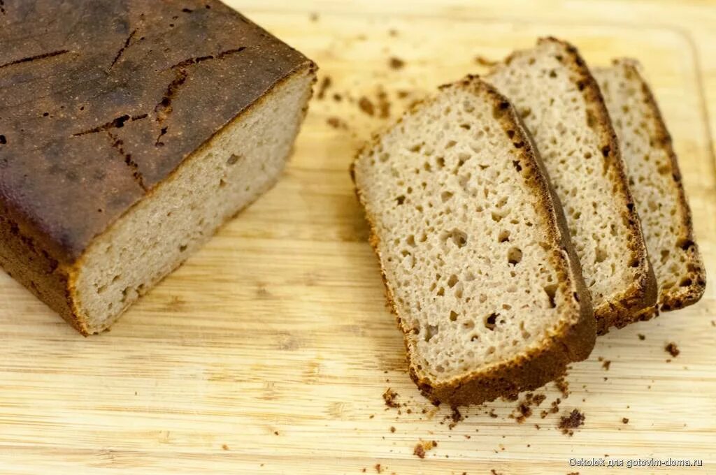 Ржаной хлеб на воде без дрожжей. Ржаной хлеб без дрожжей. Хлеб из спельты. Хлеб без дрожжей. Vollkornbrot хлеб.