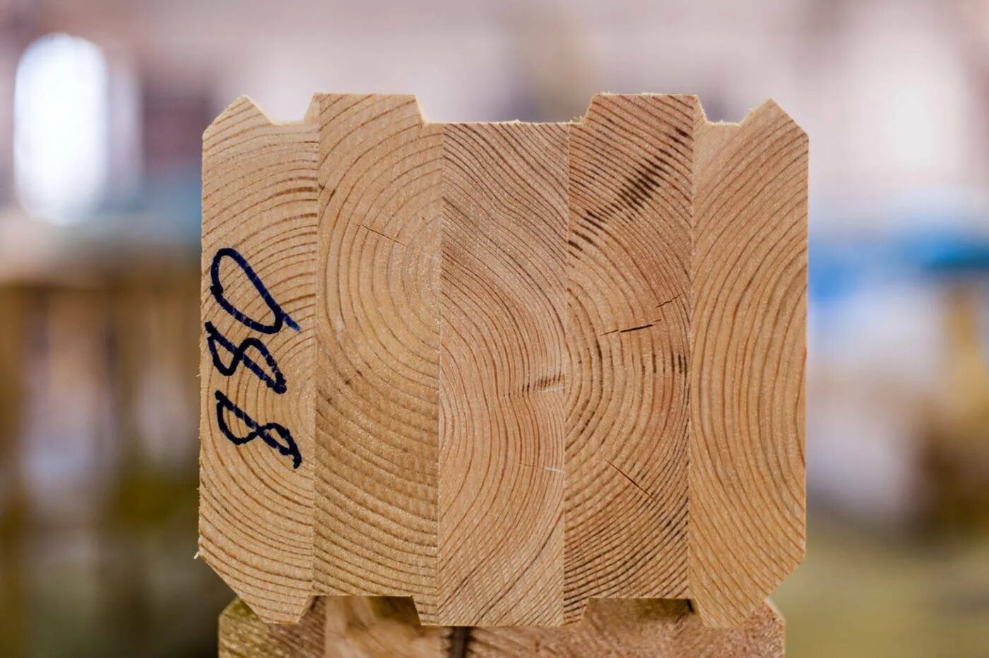 Торец бруса. Торец бруса. Профилированный брус 200х150 финский профиль. Брус профилированный 150х150. Клееный брус 204*185 форест.