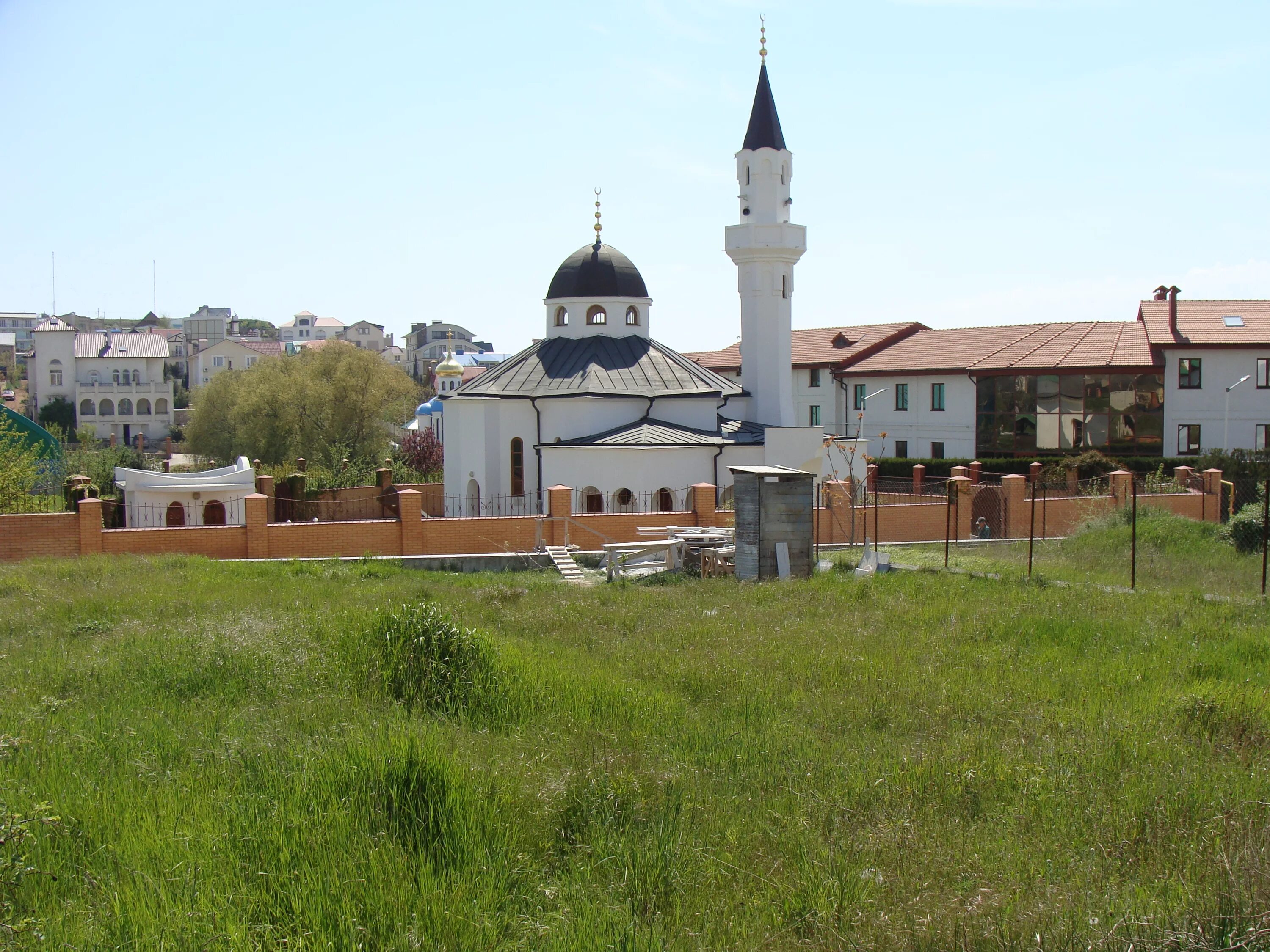 Поселок орловка набережные челны. Церковь на орловке набережные челны. Храм на орловке в набережных челнах. Поселок зяб набережные челны. Церковь на орловке набережные челны.