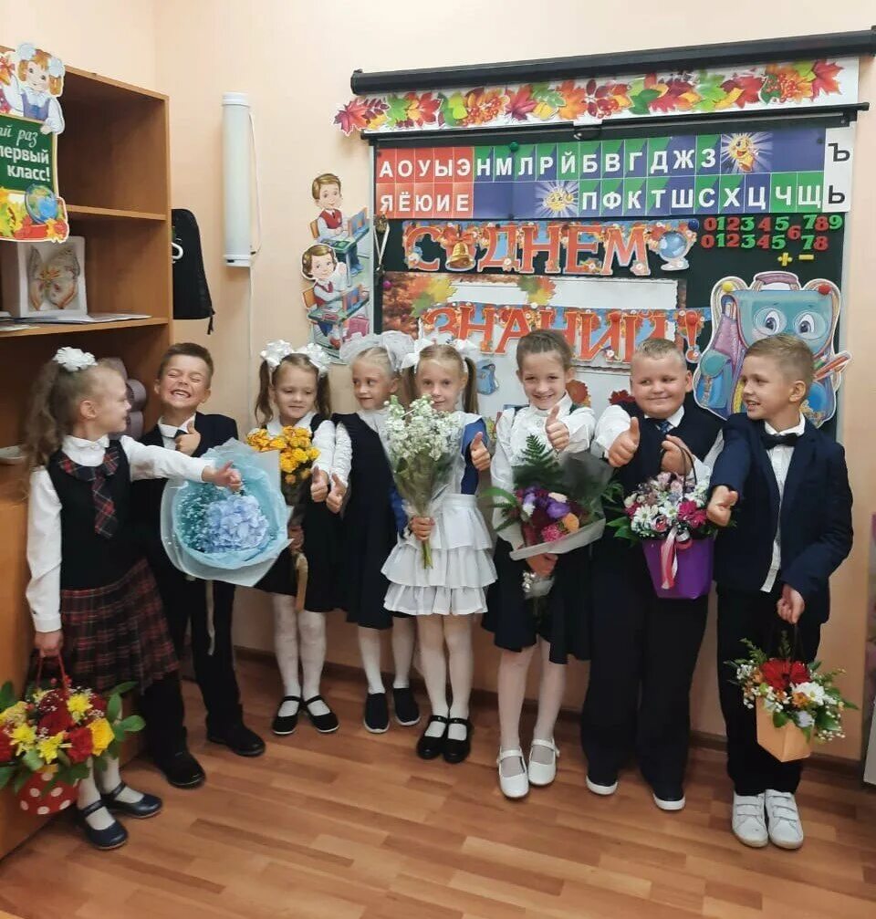 Уроки логики в пушкинском лицее. Костино лицей международный элжур. Костино международный лицей. Костино лицей международный элжур. Посвящение в школьники.