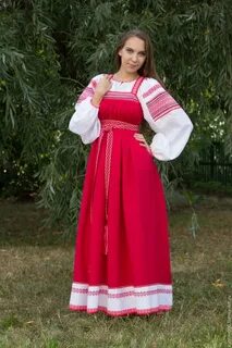 Sarafan kiygan rus qizining erotik fotosurati