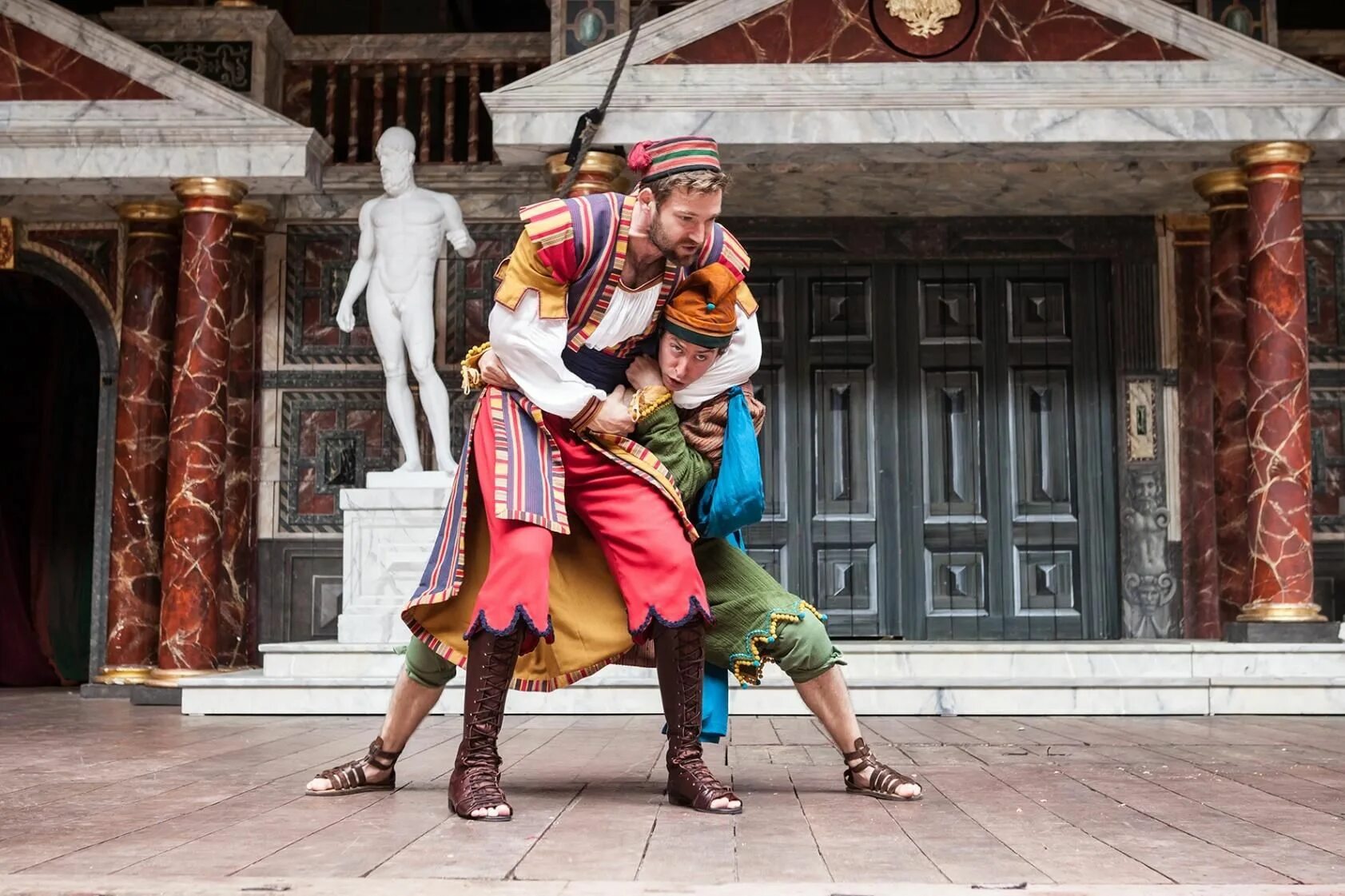 Комедия ошибок спектакль. Theatrehd: globe: комедия ошибок. шекспир у. &quot;комедия ошибок&quot;. пьеса комедия ошибок.