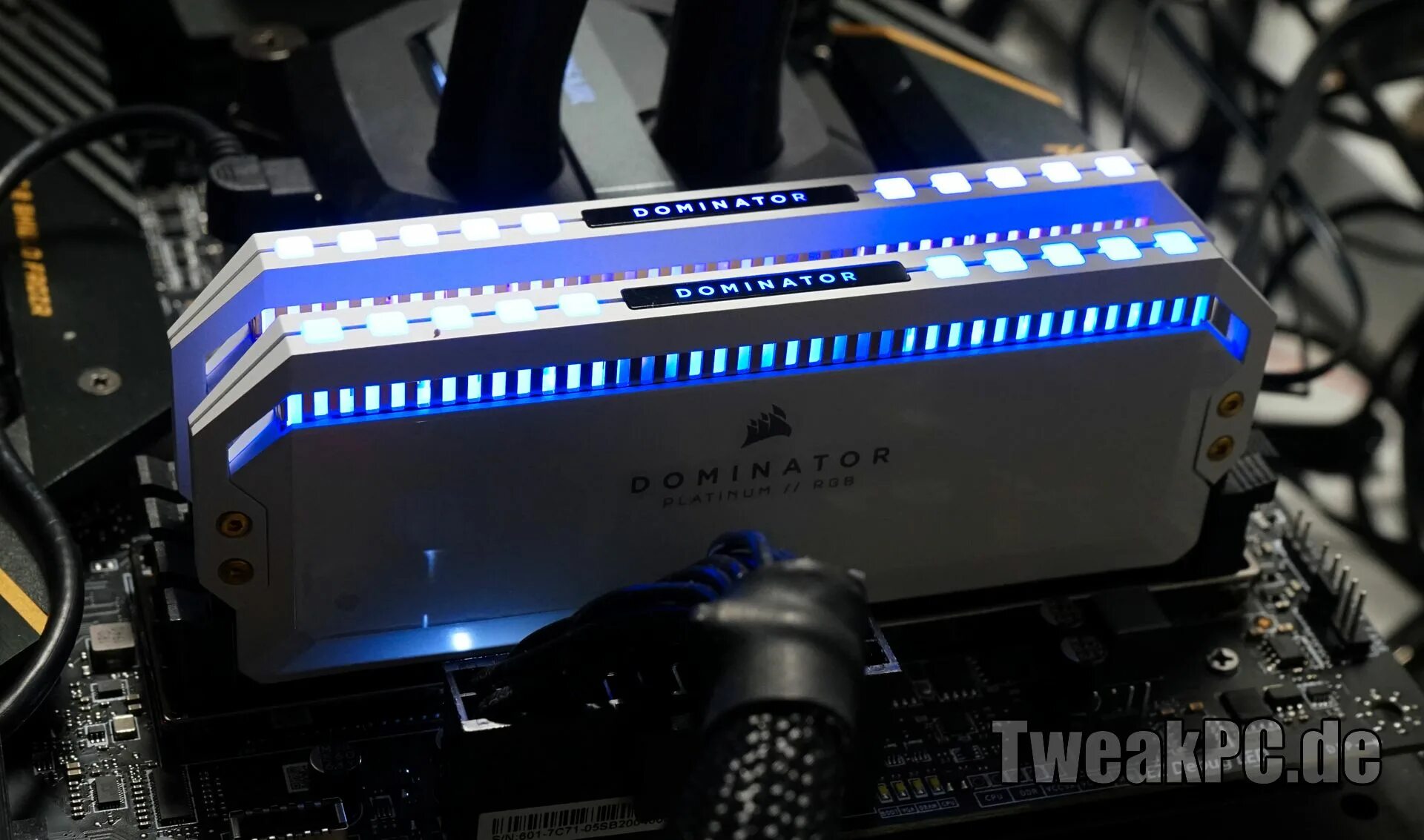 Оперативная память корсар. Оперативная память corsair dominator platinum rgb. Оперативная память доминатор. Dominator platinum. Corsair 32 гб оперативка.