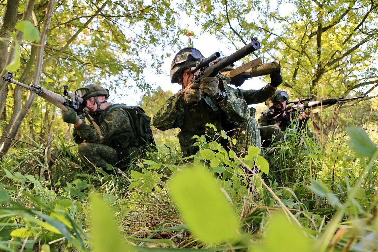 Военные группы россии. Спецназ разведки РФ. Разведывательные войска вс РФ. Разведчики вс РФ. Развед группа.