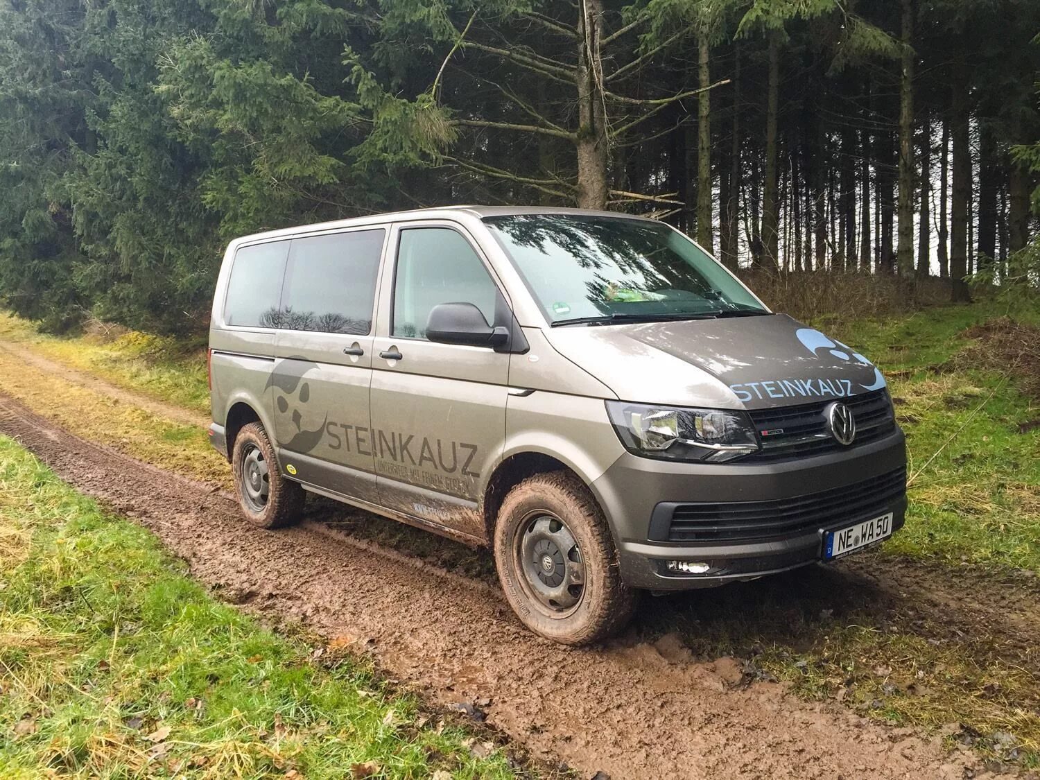 Т5 полный привод. Volkswagen Transporter t6 внедорожный. Фольксваген транспортёр т5 4х4. Фольксваген Мультивен 4х4. Volkswagen Multivan t5 off Road.