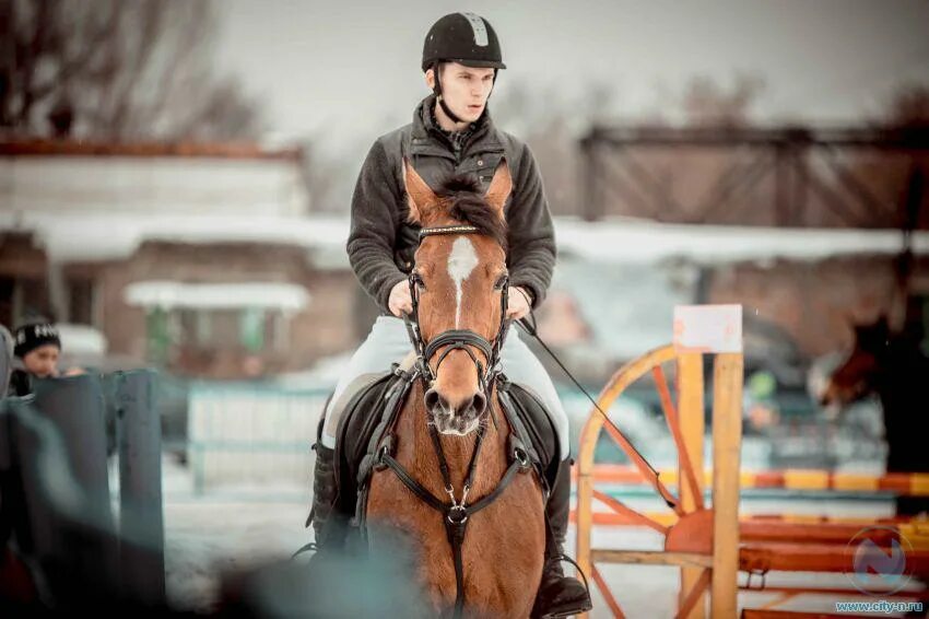 Кск ивановское. Корнет на лошади. Костюмированные конные соревнования. Ипподром орел конкур. Ютуб кск.