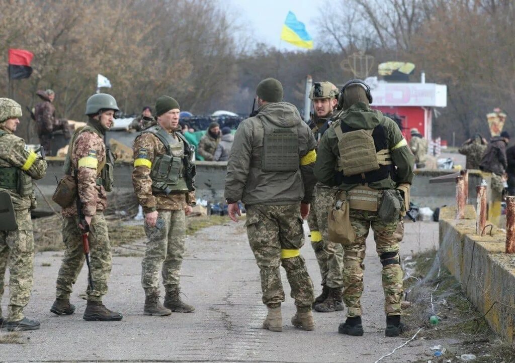 Прогнозы военных на украине на сегодня. Войска Украины. Войска Украины в Киеве. Форма русской армии на Украине. Российские войска в Киеве.