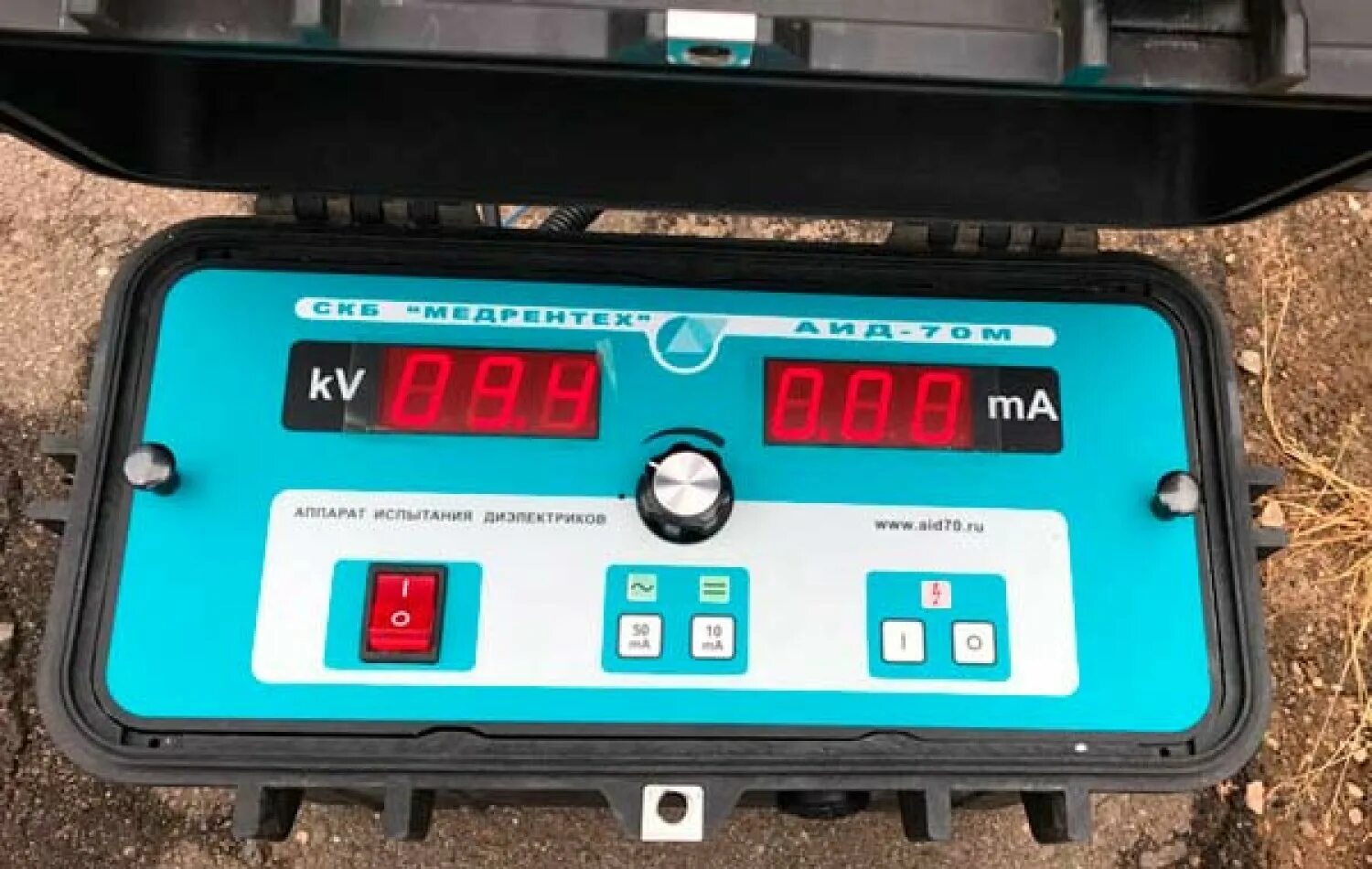 Прибор аид-70. Аид-70 аппарат испытания диэлектриков. Аид 70 испытание кабеля. Аид 70 Госреестр. Аппарат испытания диэлектриков