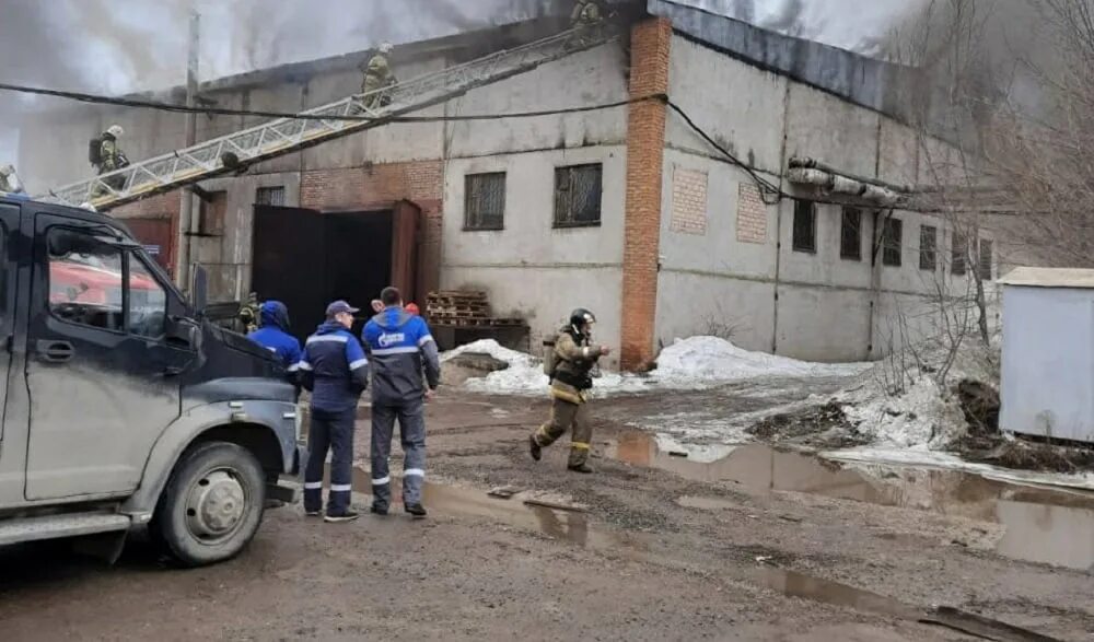 Оренбург пожар проезд Северный. Пожар на Советской Оренбург. Армада Оренбург пожар. Пожар на транспортной Оренбург 2023 года. Пожар автоматика